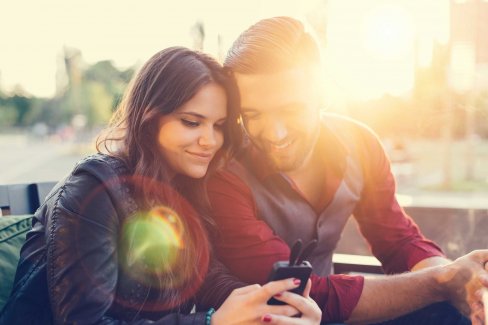 Sentir celos puede arruinar tu relación. ¿Cómo controlarlos? Sentir celos puede arruinar tu relación. ¿Cómo controlarlos?